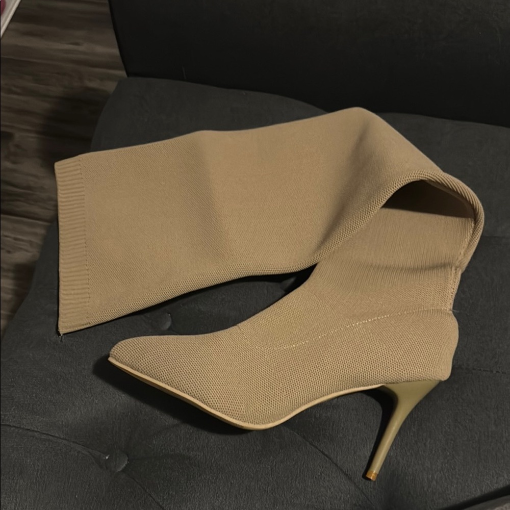 Chic Tan Knit Stiletto Boots